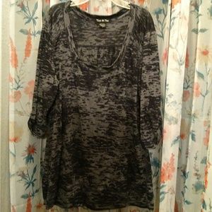 Torrid Twist Tees grey/black burnout